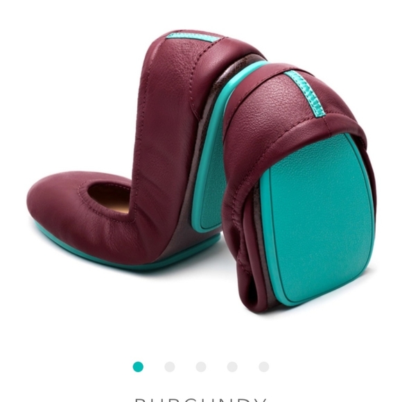 Tieks Shoes - Tieks EUC Burgundy foldable leather ballet flats
